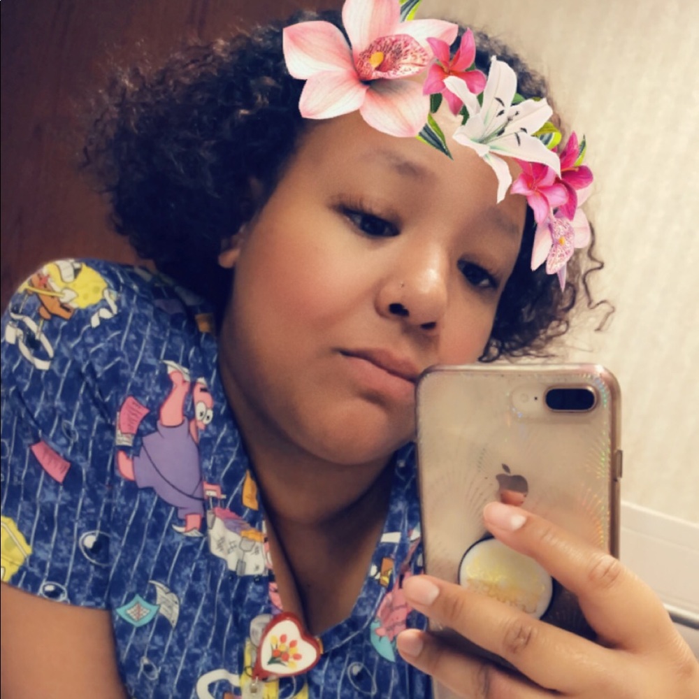 Meet your Posher, Monique